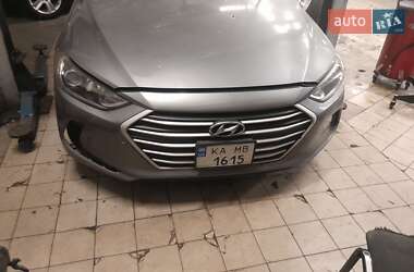 Седан Hyundai Elantra 2017 в Киеве