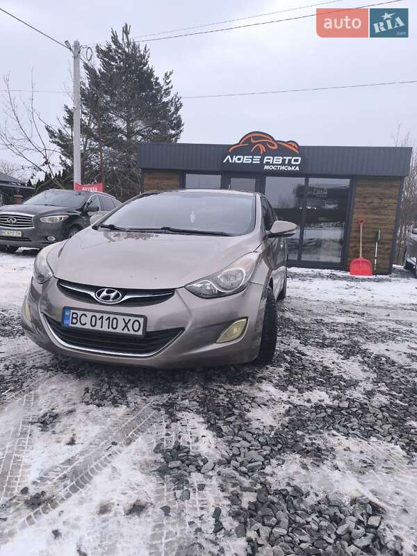 Hyundai Elantra 2012