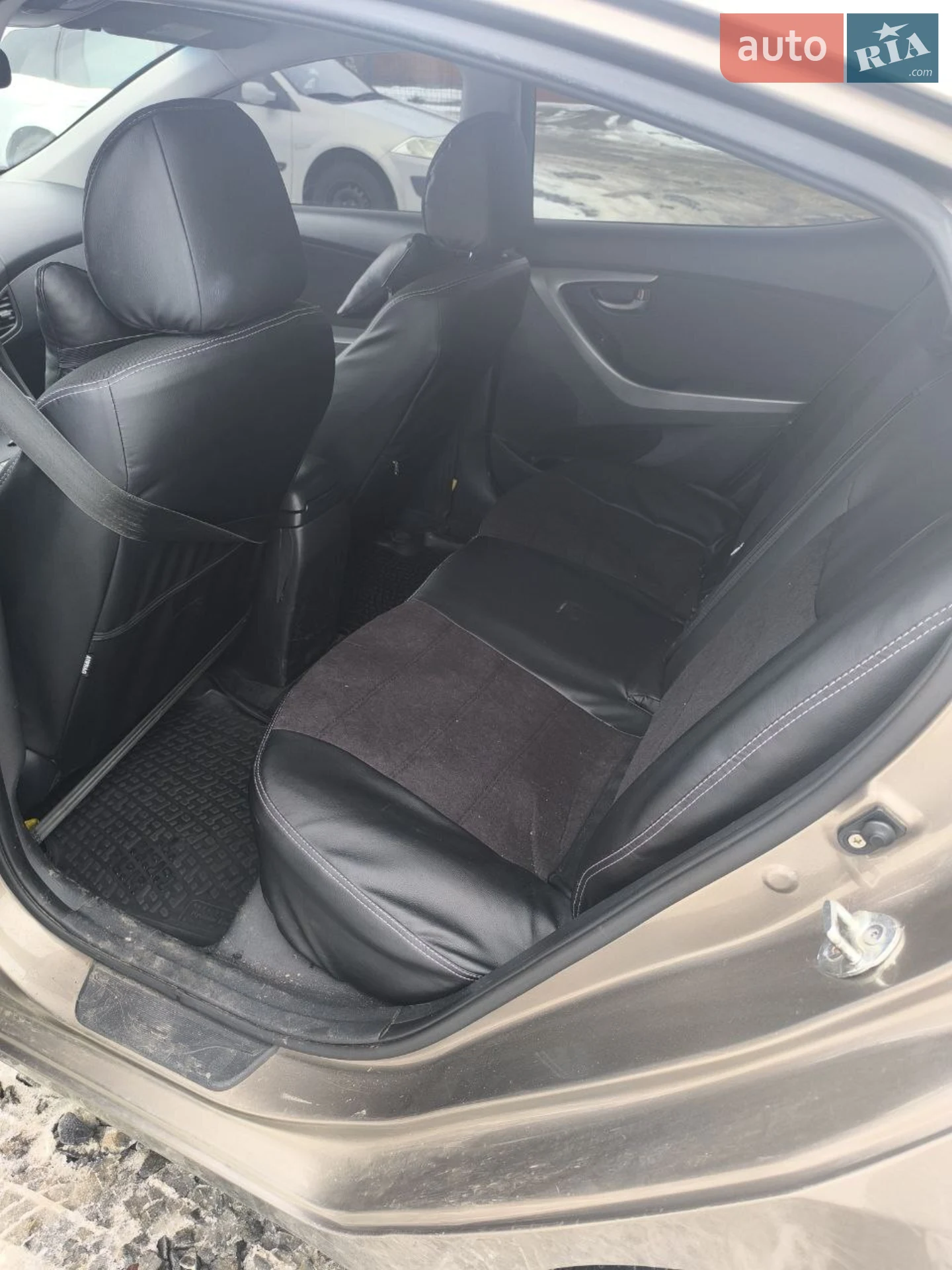 2012 Hyundai Elantra - мініатюра 16