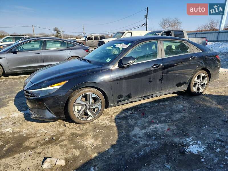 Hyundai Elantra 2022