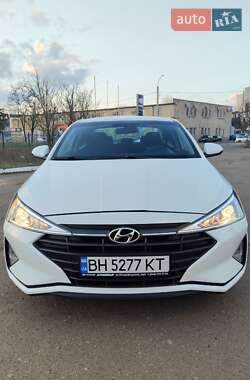 Седан Hyundai Elantra 2019 в Одессе