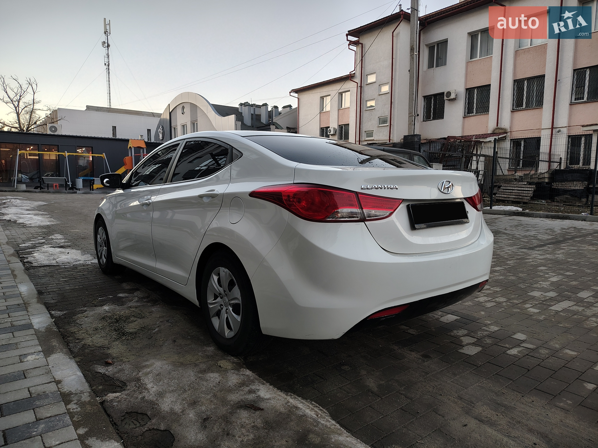 2013 Hyundai Elantra - мініатюра 10