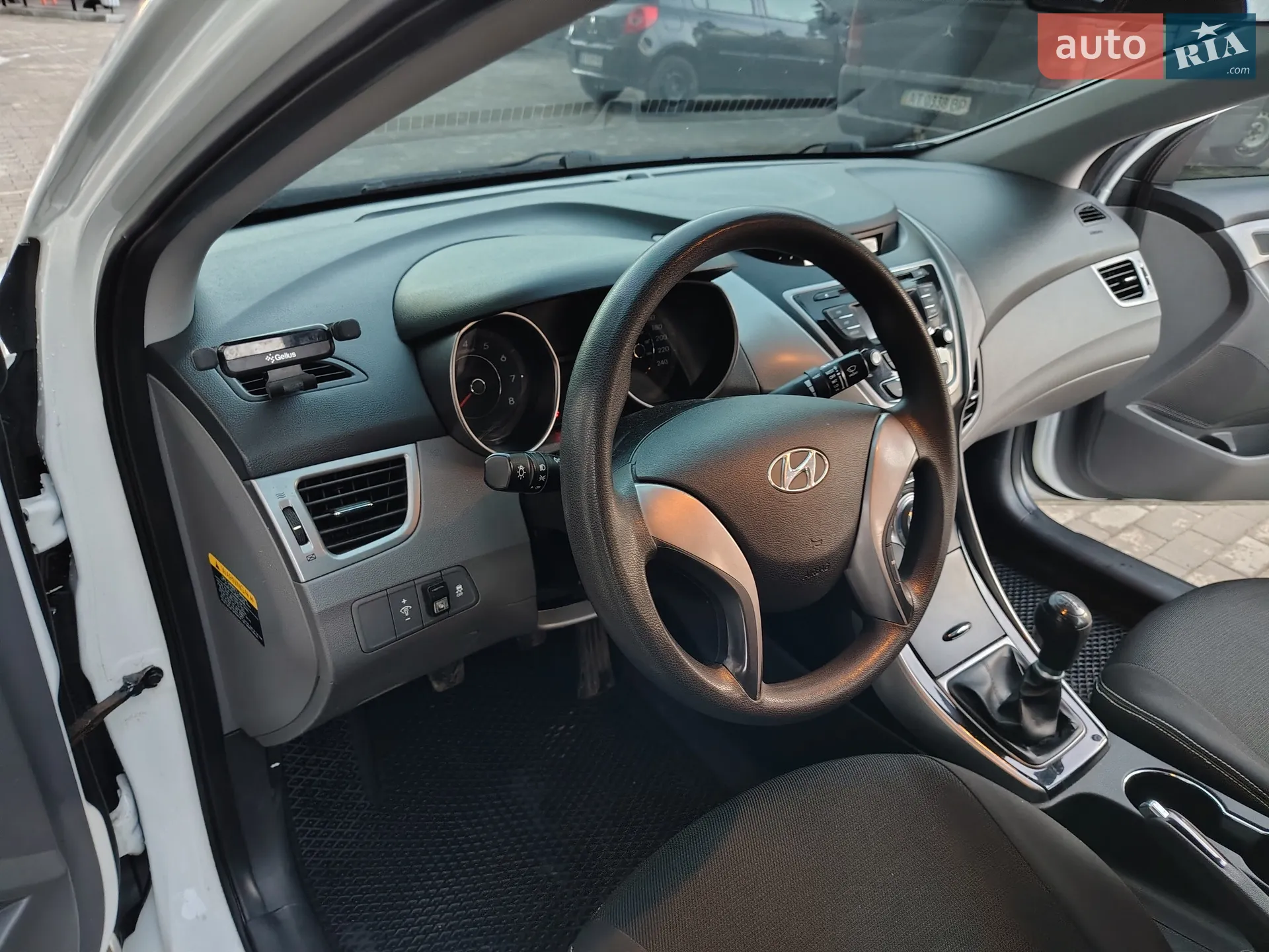 2013 Hyundai Elantra - мініатюра 25