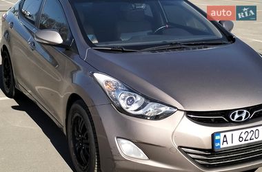 Седан Hyundai Elantra 2012 в Киеве