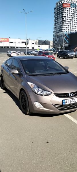 Седан Hyundai Elantra 2012 в Киеве