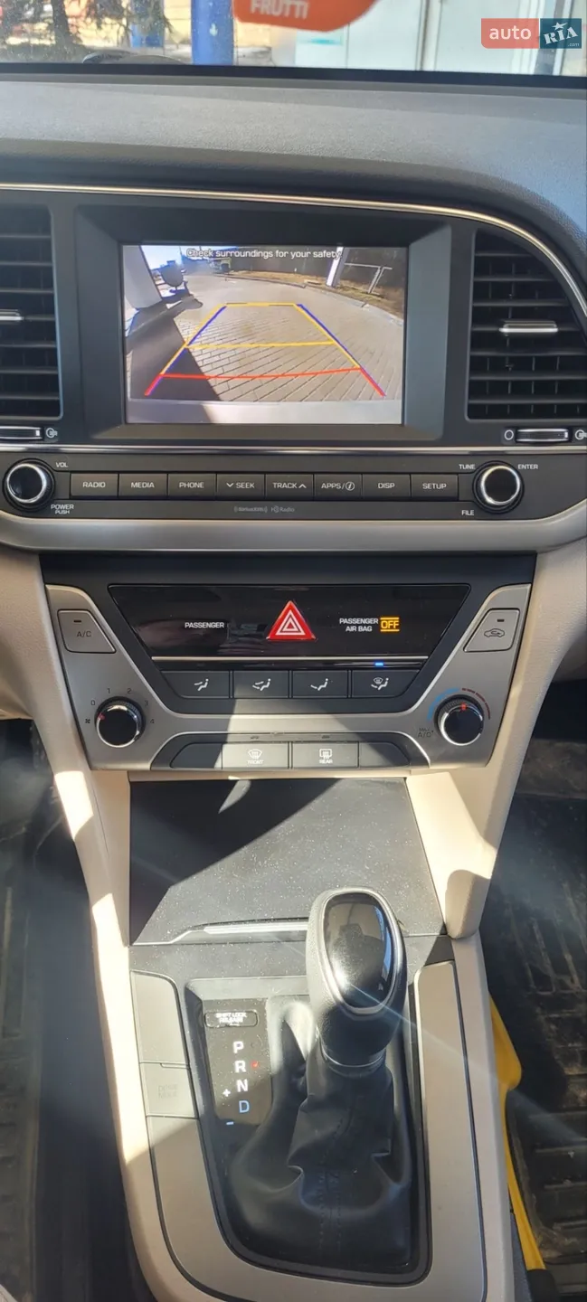 2016 Hyundai Elantra - мініатюра 18