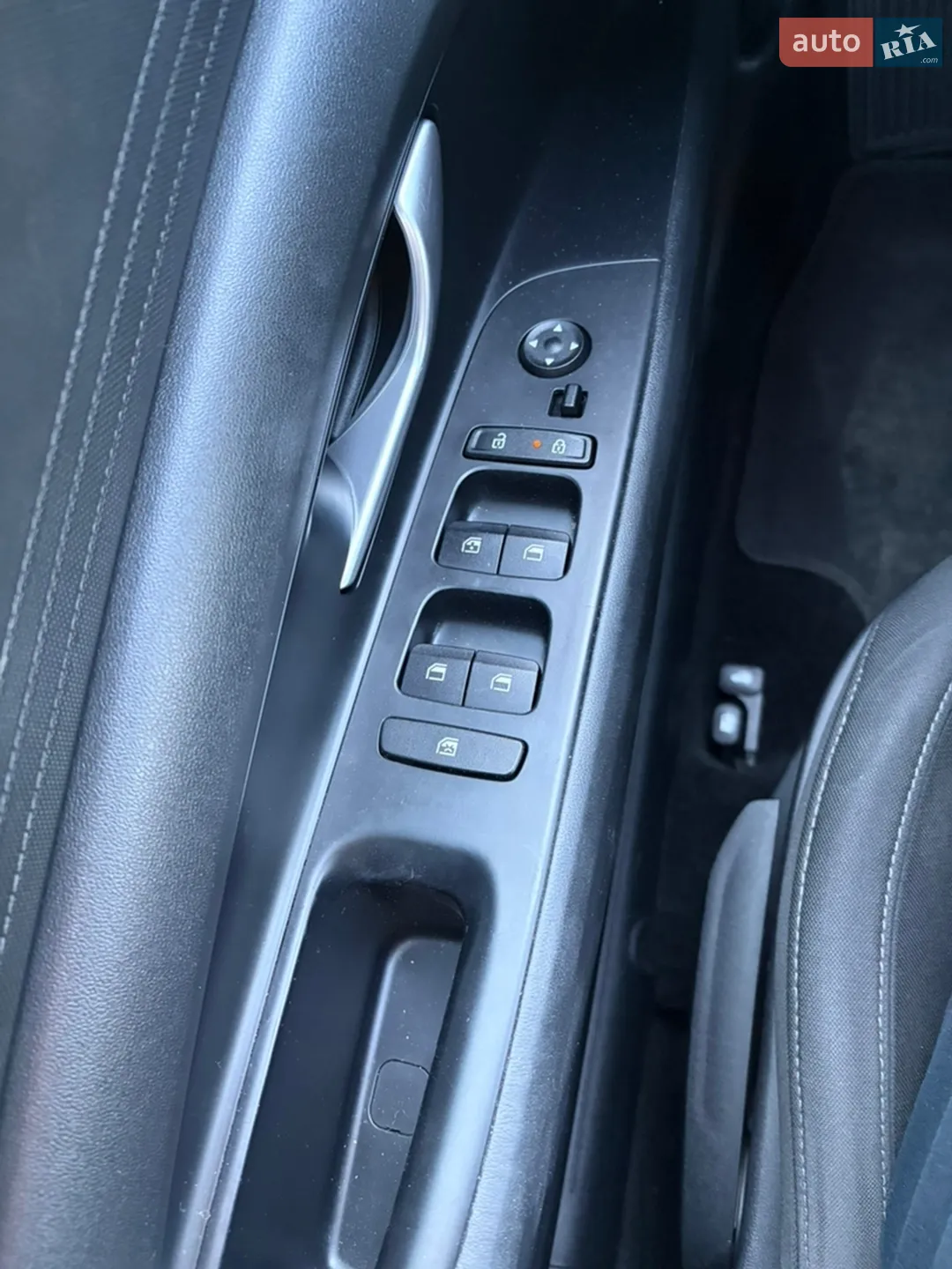 2020 Hyundai Elantra - мініатюра 16