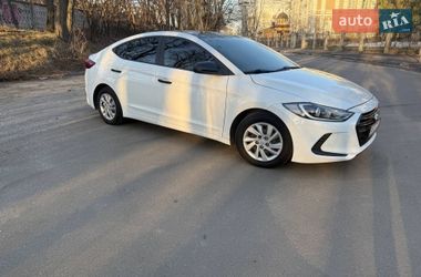 Седан Hyundai Elantra 2016 в Киеве