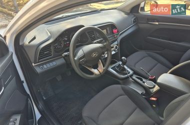 Седан Hyundai Elantra 2020 в Киеве