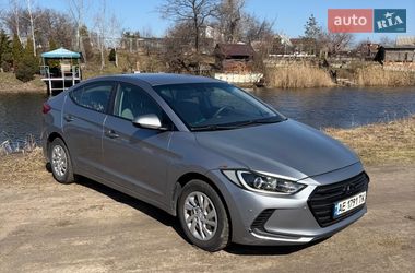 Седан Hyundai Elantra 2016 в Дніпрі