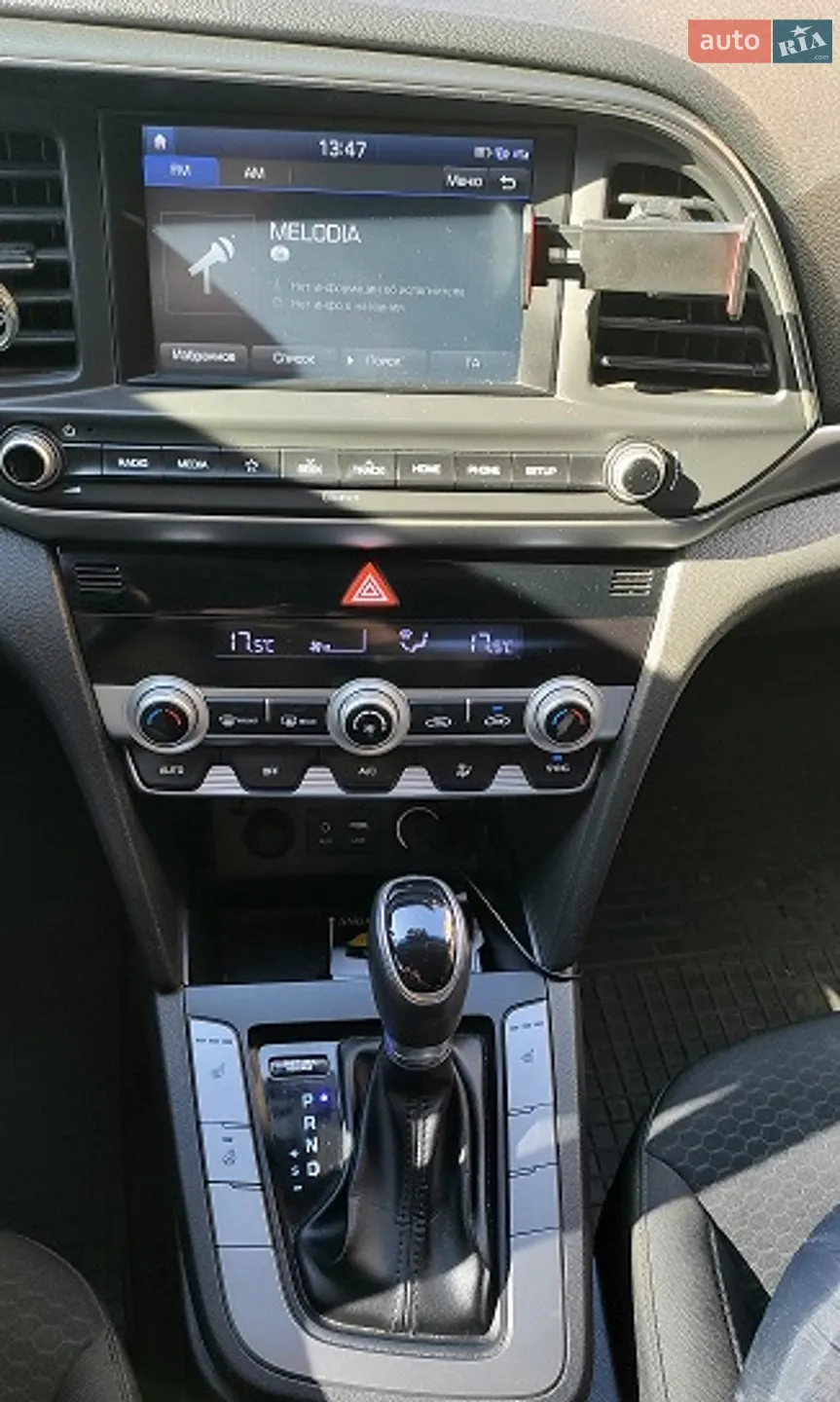 2019 Hyundai Elantra - мініатюра 20