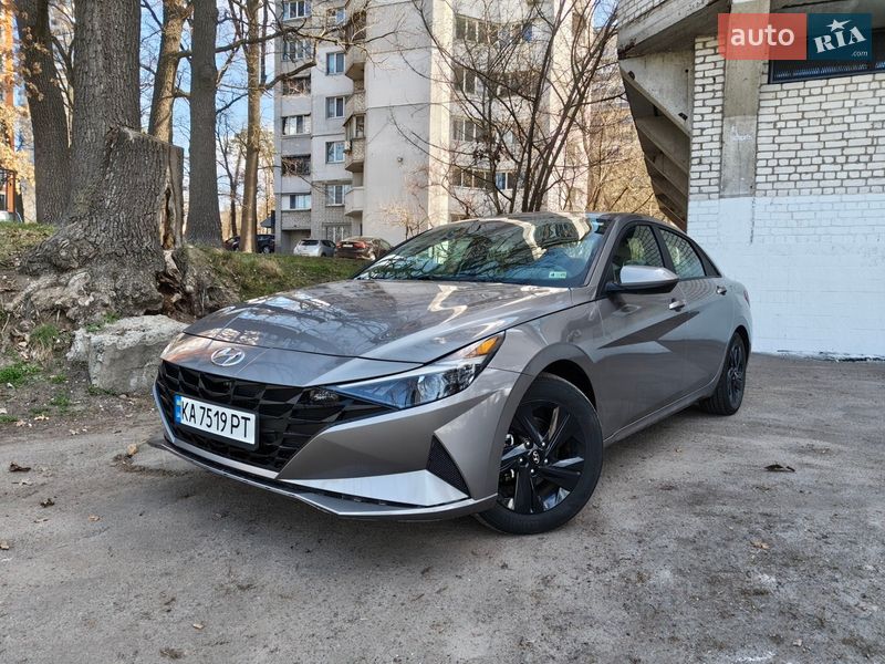 Hyundai Elantra 2023