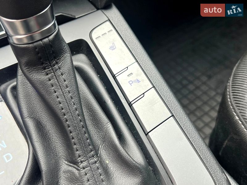 Седан Hyundai Elantra 2016 в Киеве