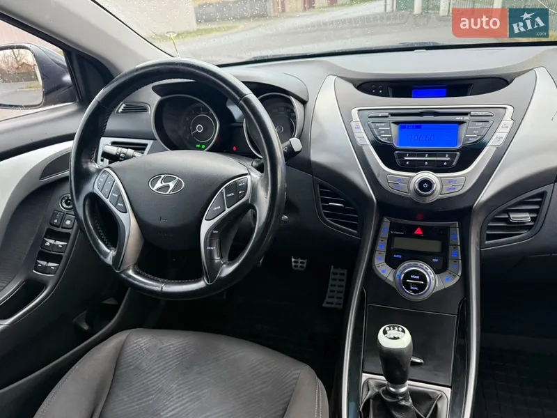 Hyundai Elantra 2013