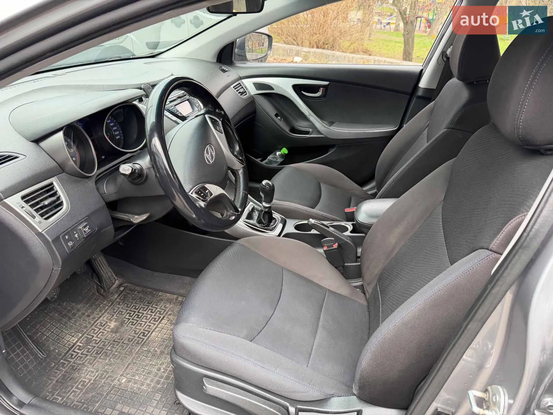 2011 Hyundai Elantra - мініатюра 12