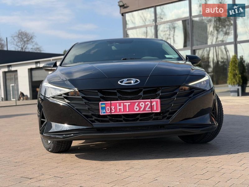 Седан Hyundai Elantra 2022 в Луцке
