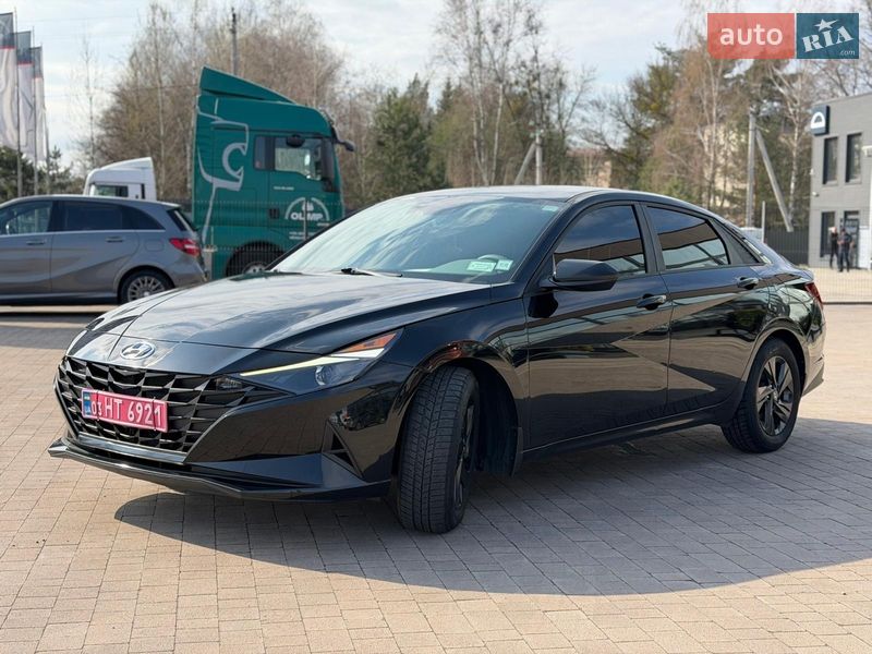 Седан Hyundai Elantra 2022 в Луцке