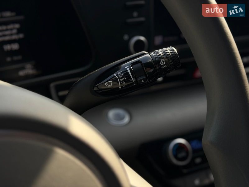 Седан Hyundai Elantra 2022 в Луцке