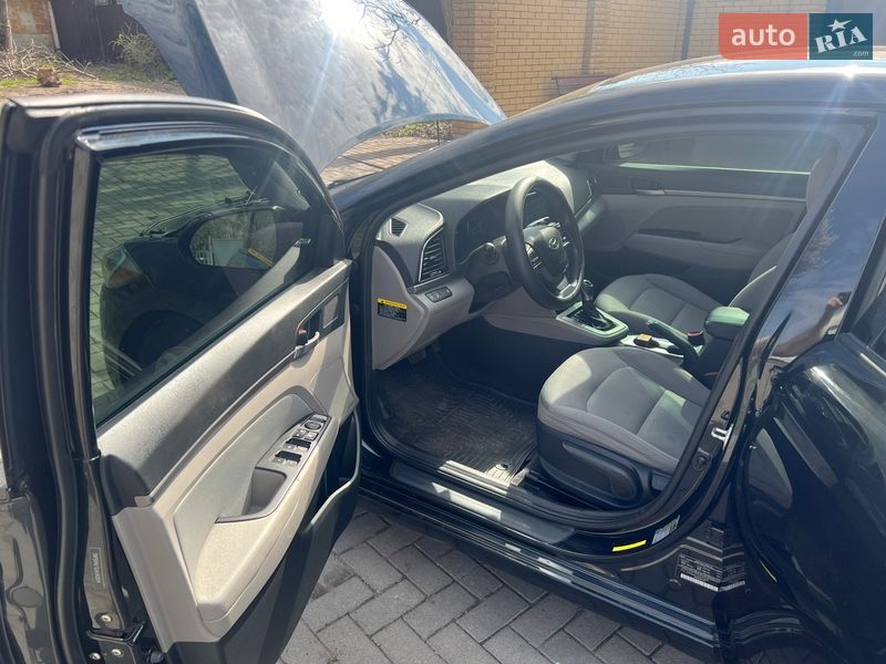 Седан Hyundai Elantra 2017 в Запорожье