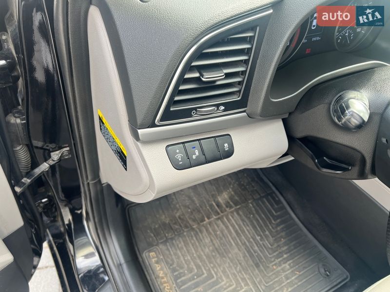 Седан Hyundai Elantra 2017 в Запорожье