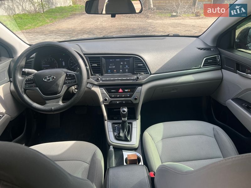 Седан Hyundai Elantra 2017 в Запорожье