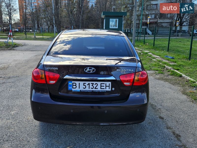 Седан Hyundai Elantra 2010 в Харькове