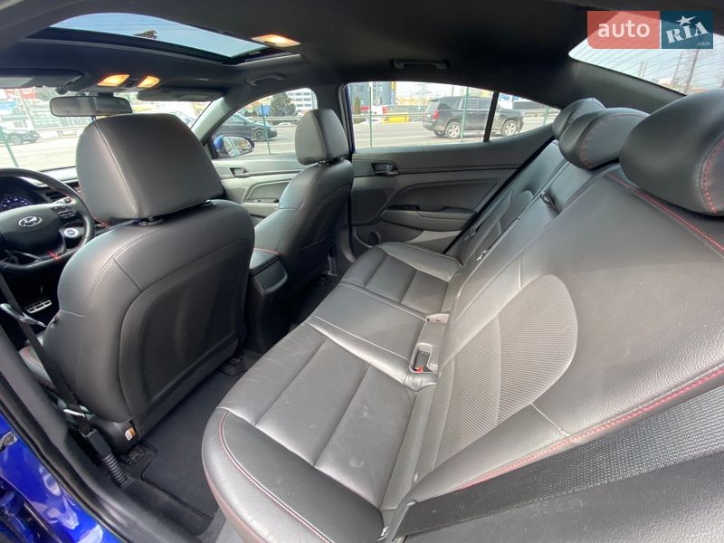 Седан Hyundai Elantra 2019 в Киеве