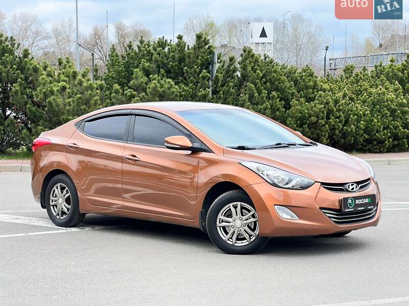 Hyundai Elantra 2011