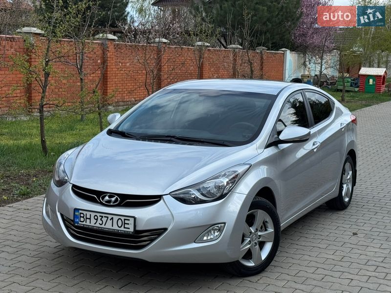 Hyundai Elantra 2012