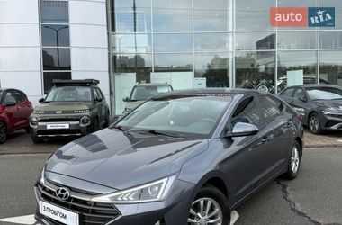 Седан Hyundai Elantra 2019 в Києві