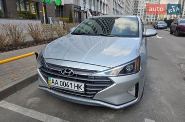Седан Hyundai Elantra 2018 в Киеве