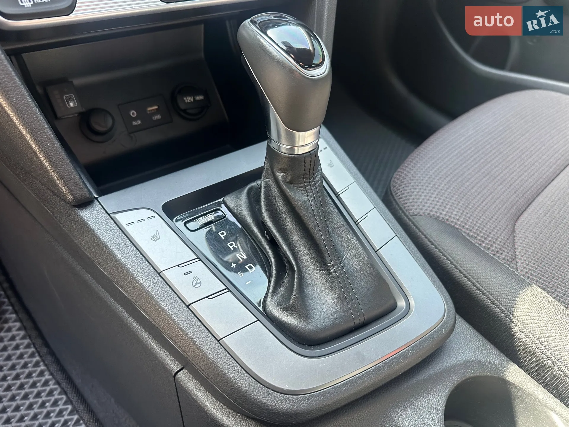 2019 Hyundai Elantra - мініатюра 30