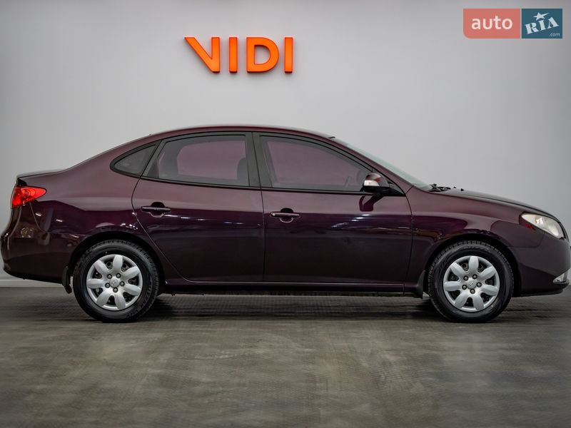 Седан Hyundai Elantra 2011 в Киеве
