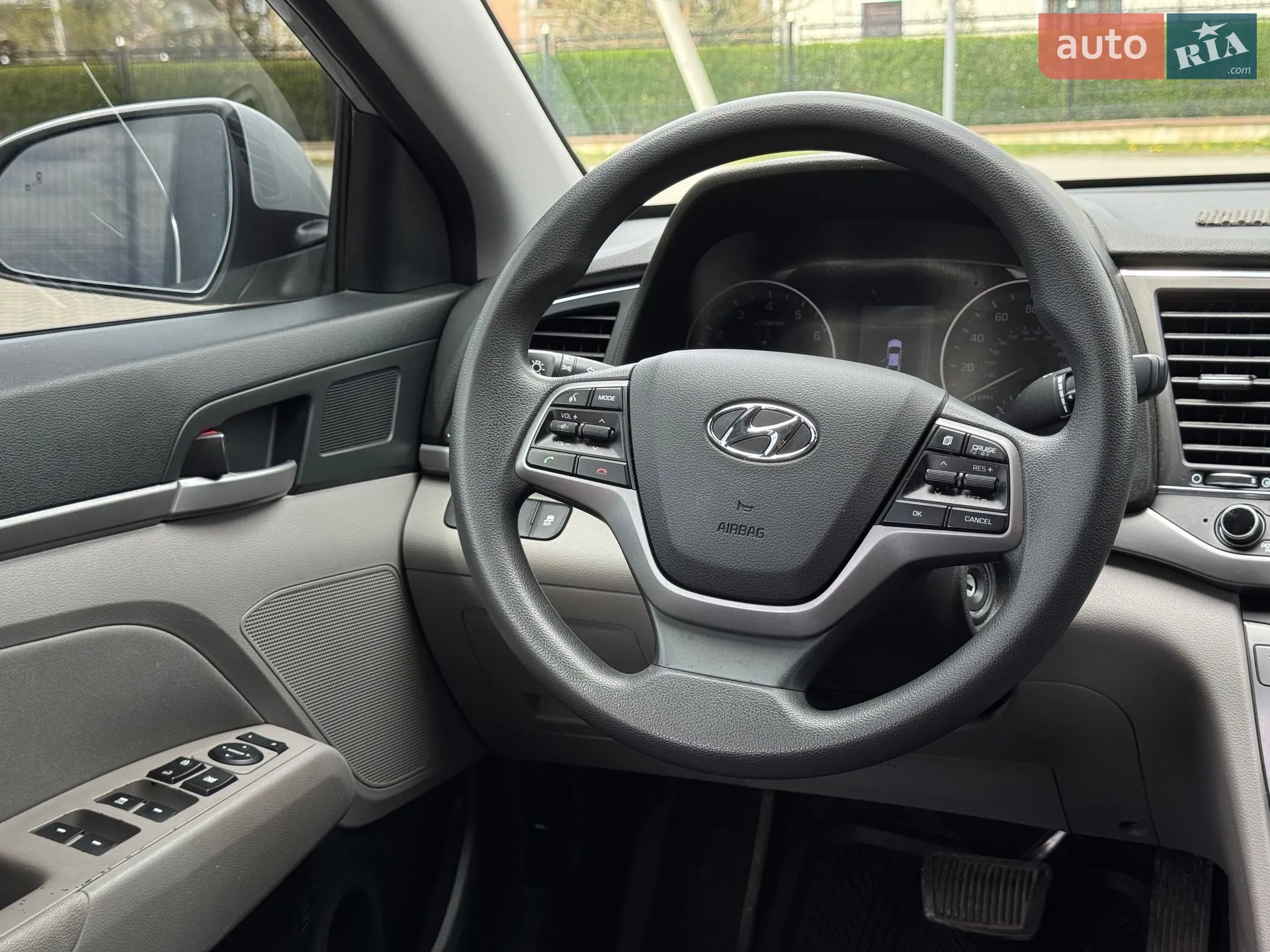 2018 Hyundai Elantra - мініатюра 32