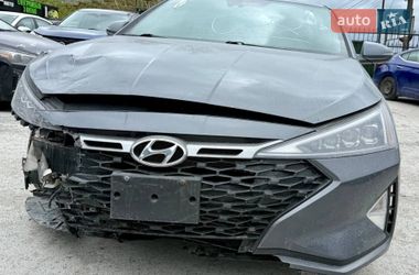 Седан Hyundai Elantra 2019 в Києві