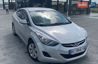 Седан Hyundai Elantra 2013 в Львові