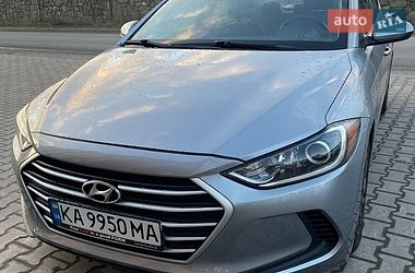Седан Hyundai Elantra 2016 в Івано-Франківську