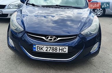 Седан Hyundai Elantra 2013 в Львові