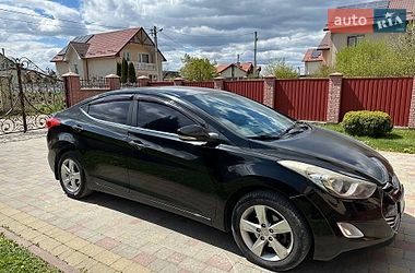 Седан Hyundai Elantra 2013 в Івано-Франківську