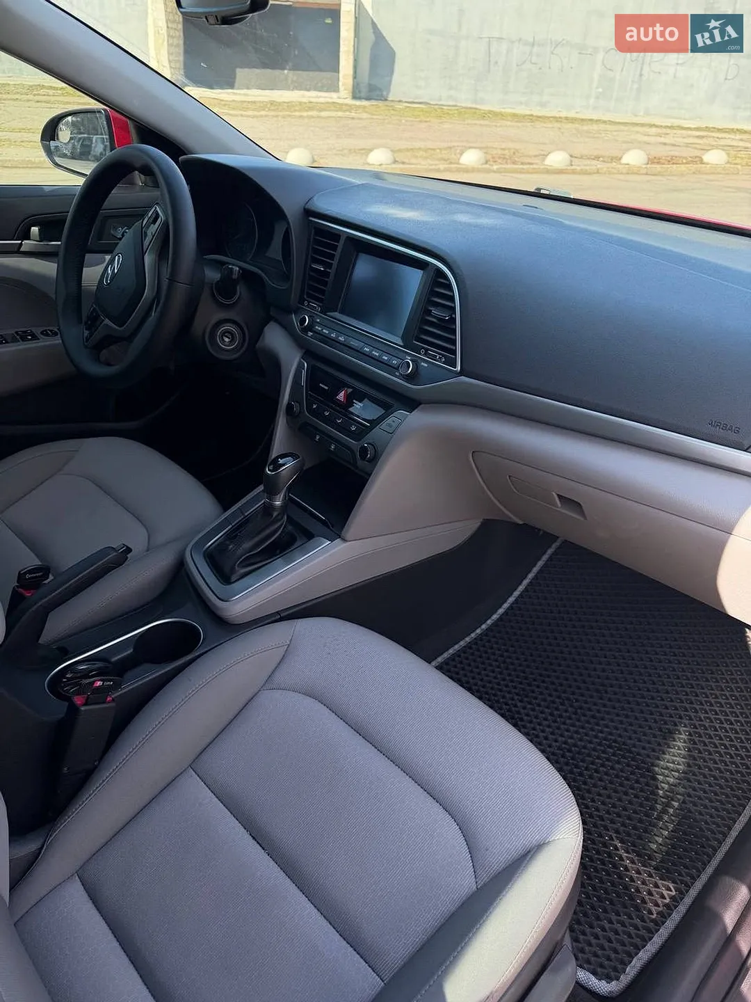 2017 Hyundai Elantra - мініатюра 15