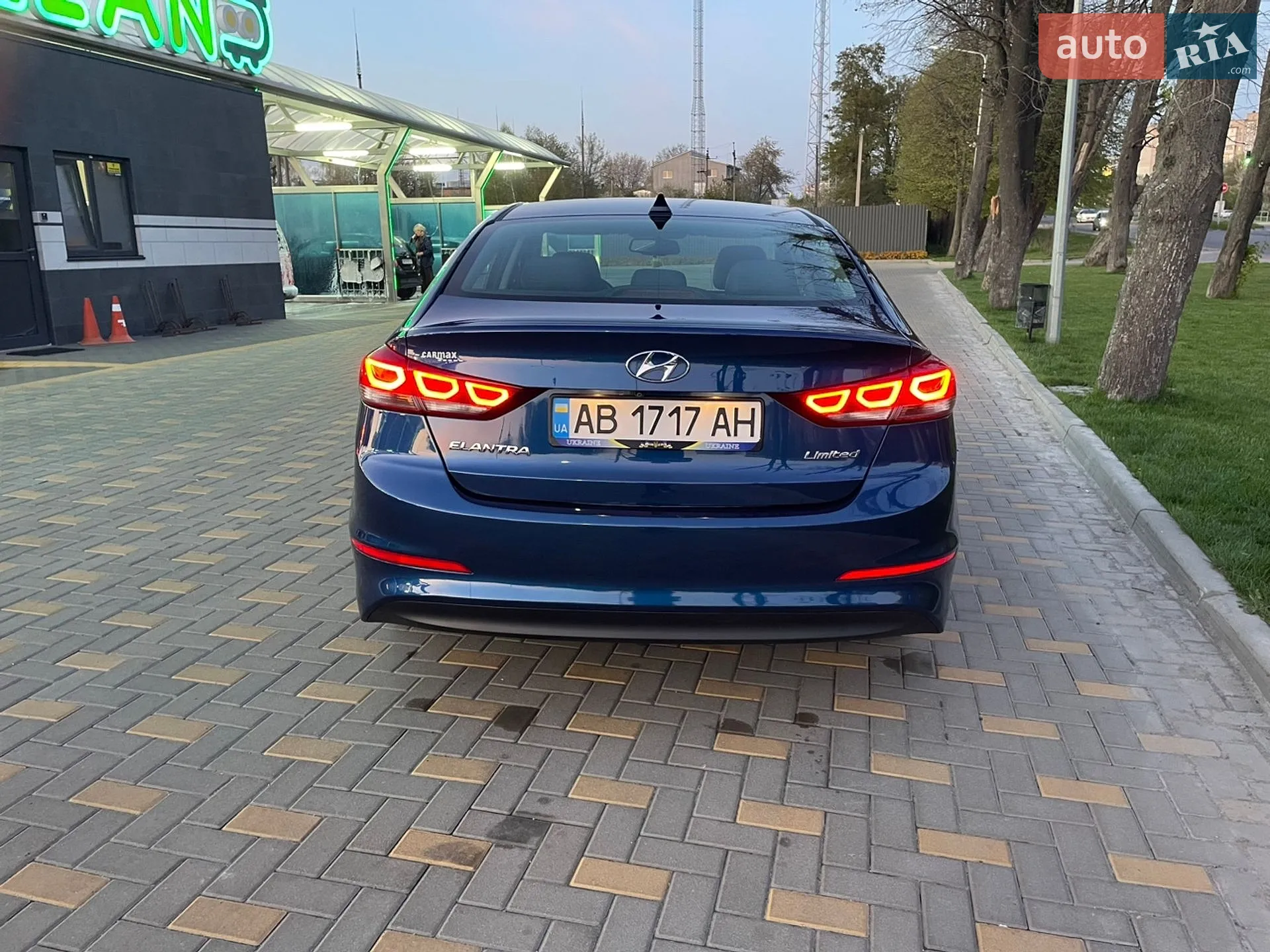2016 Hyundai Elantra - мініатюра 11