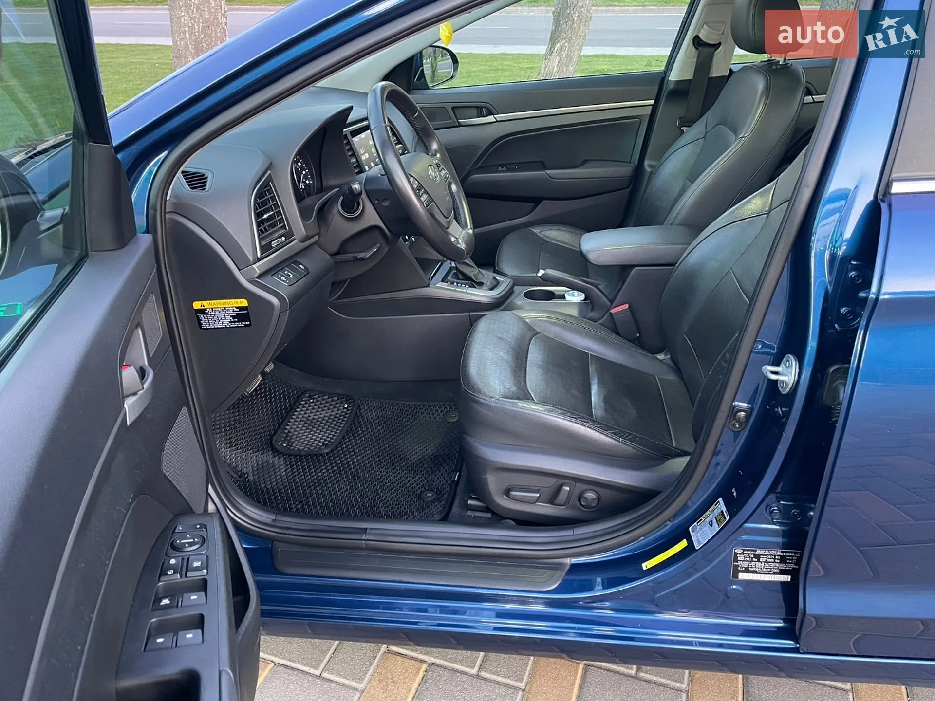 2016 Hyundai Elantra - мініатюра 20
