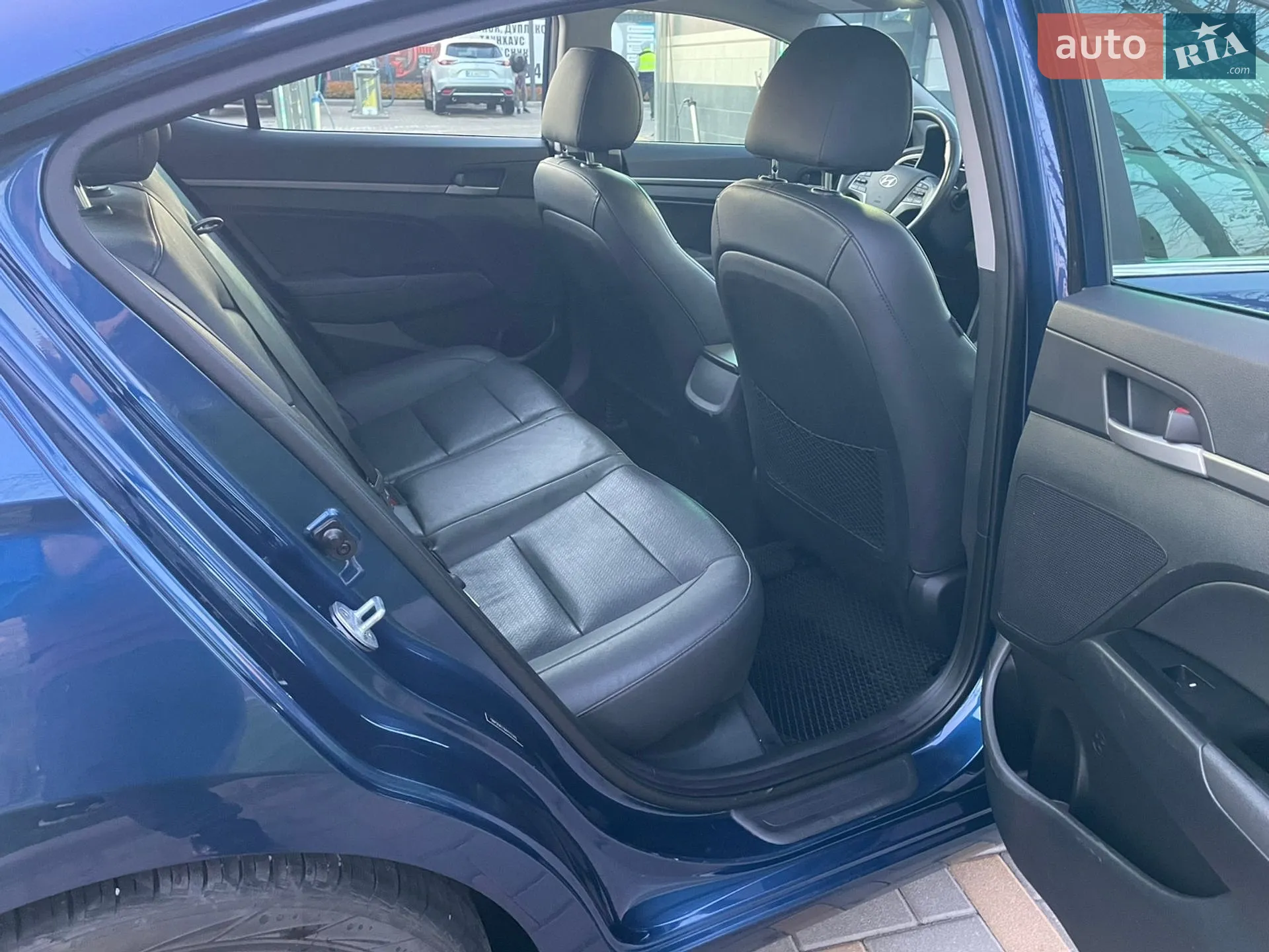 2016 Hyundai Elantra - мініатюра 21