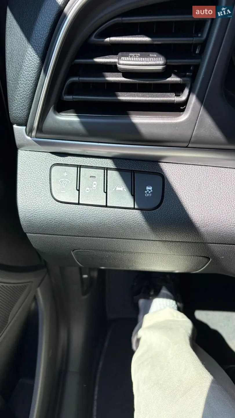 2019 Hyundai Elantra - мініатюра 21