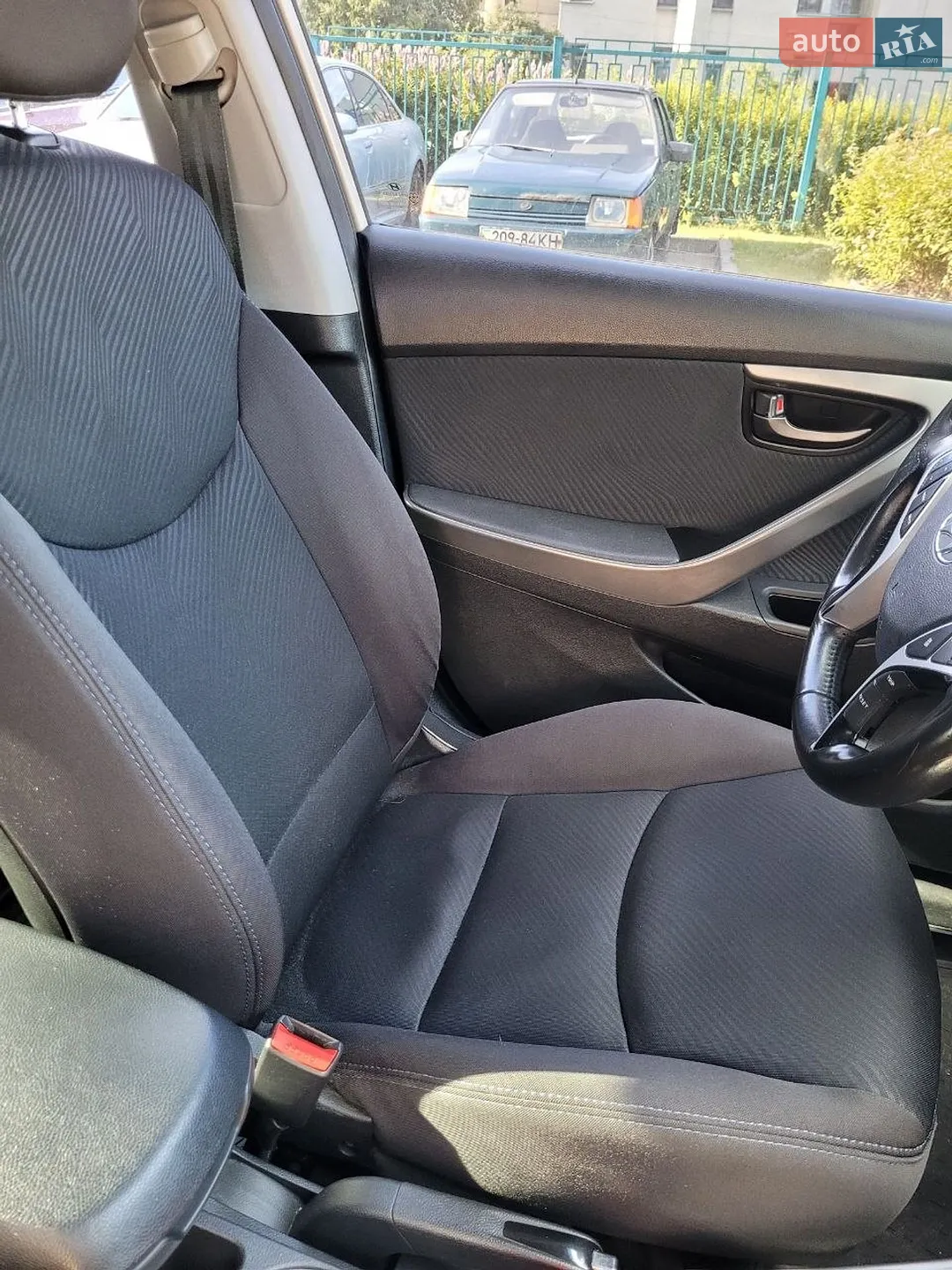 2012 Hyundai Elantra - мініатюра 13
