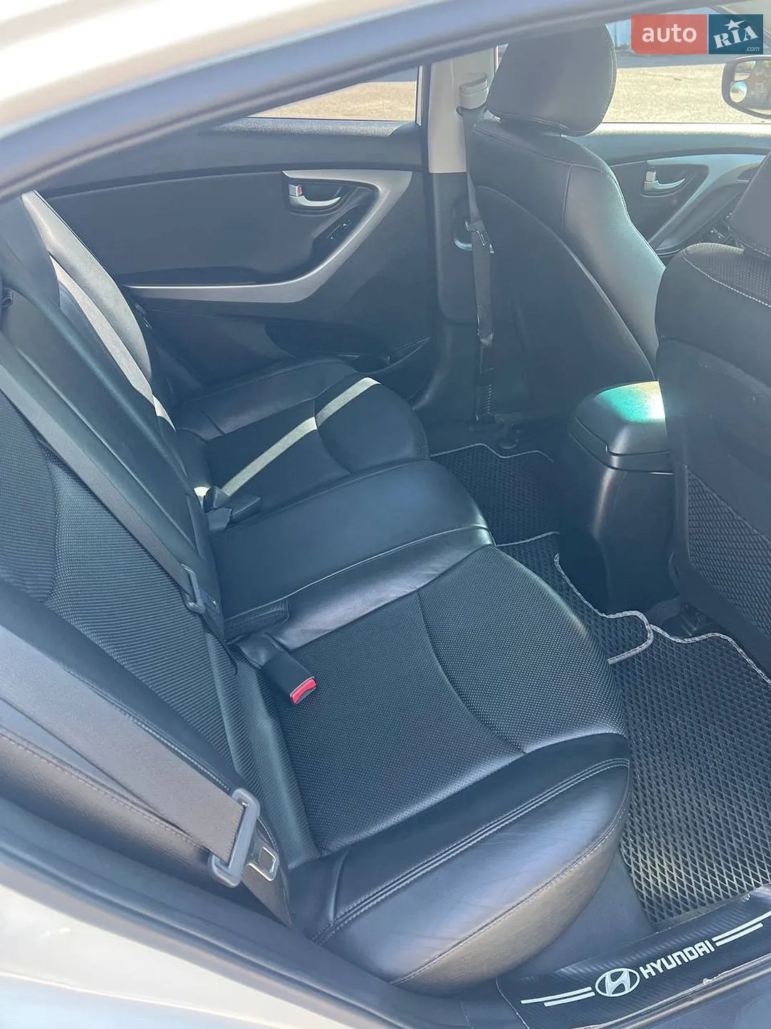 2014 Hyundai Elantra - мініатюра 19