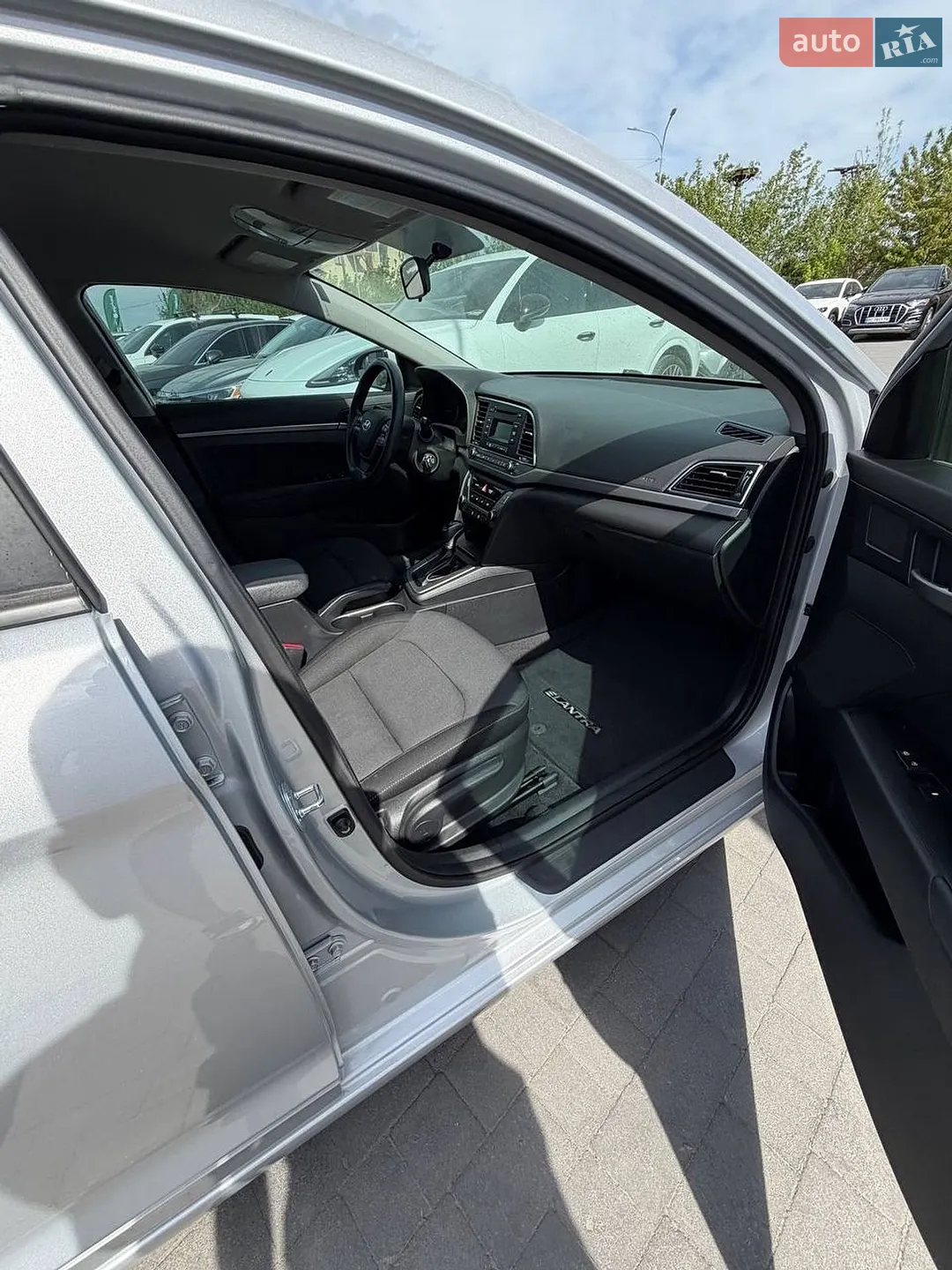 2017 Hyundai Elantra - мініатюра 23