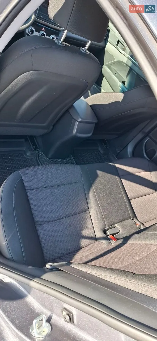 2019 Hyundai Elantra - мініатюра 16
