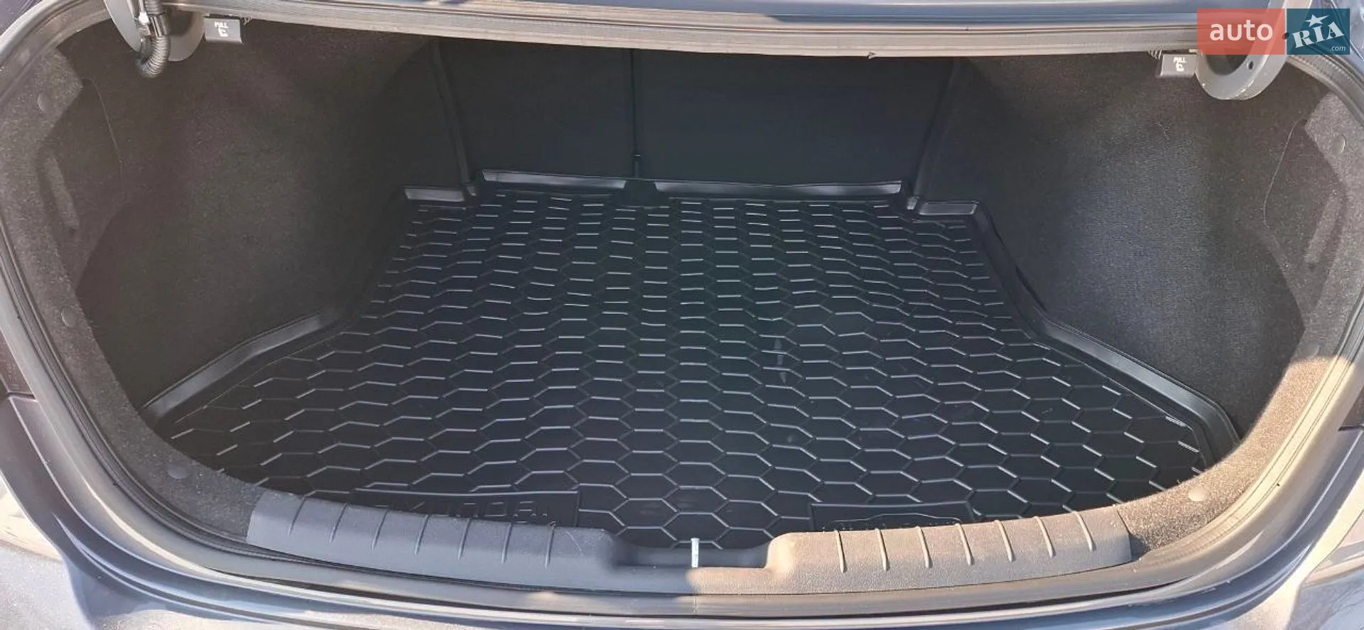 2019 Hyundai Elantra - мініатюра 20