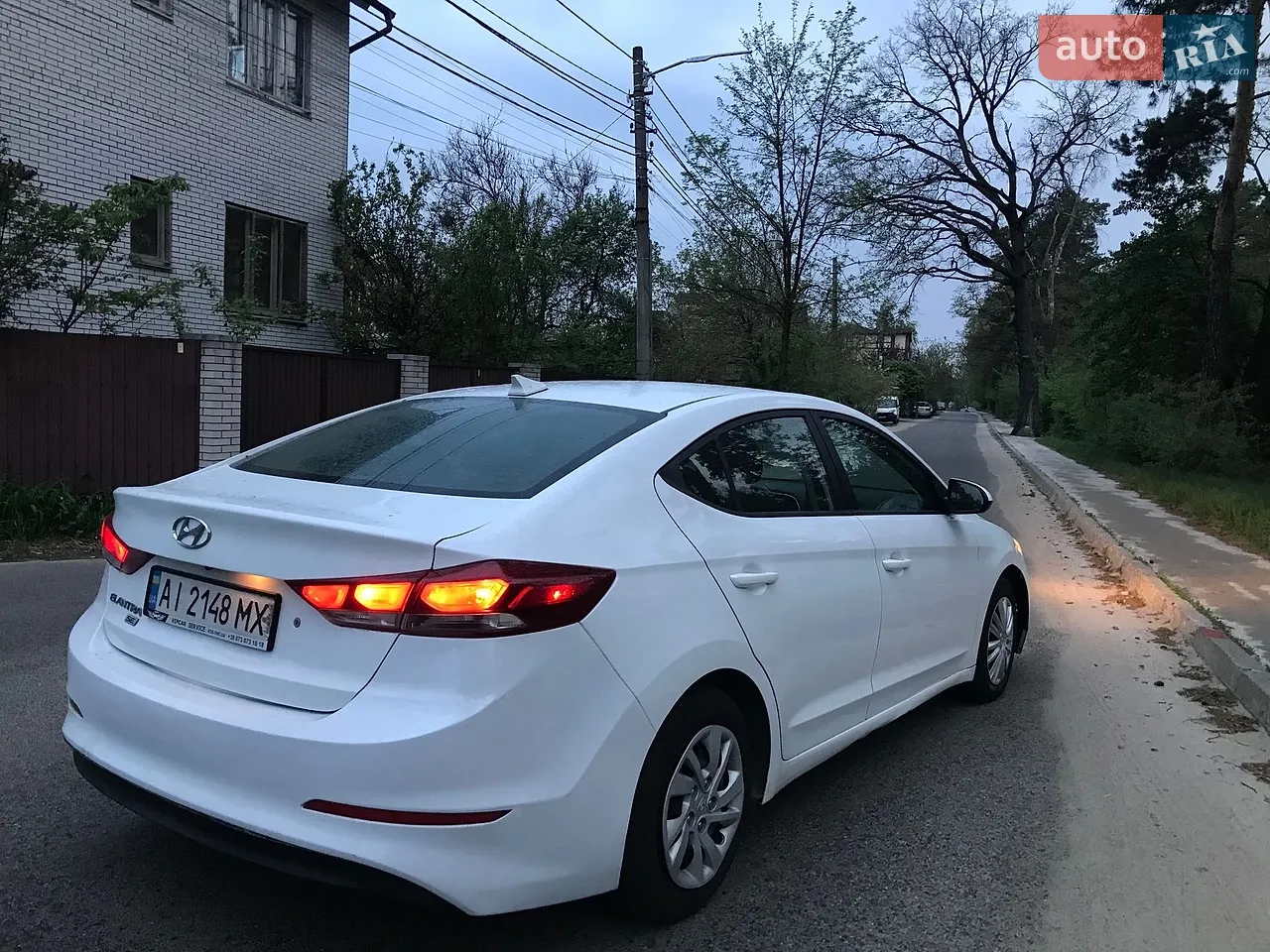 2017 Hyundai Elantra - мініатюра 15
